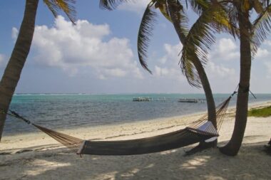 Fall in love with the beaches in Cayman Islands, Best Beaches for Sun Worshippers to Vacation