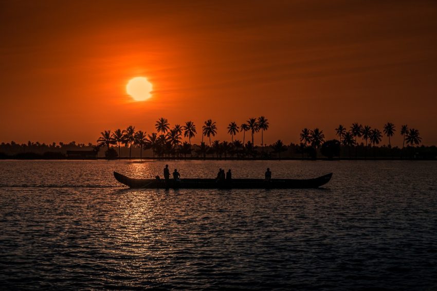 From stunning sunsets to amazing beaches, here are 10 best things to do in Kerala, India. 