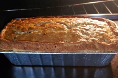 The smell of baking banana bread will warm your kitchen and your family'heart.