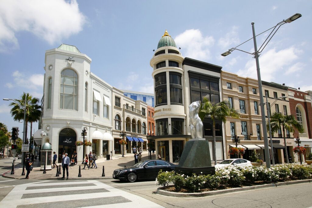 Your luxury travel Los Angeles vacation should include shopping in Beverly Hills at Rodeo Drive.