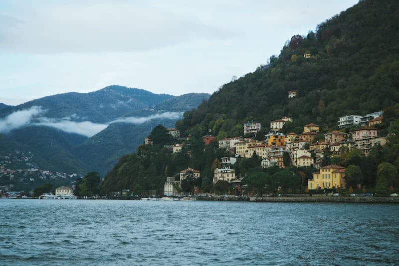 waterfront-retreats-lake-como-italy